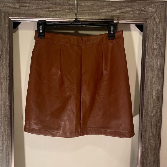 Forever 21 leather mini skirt with tags - Picture 2 of 3